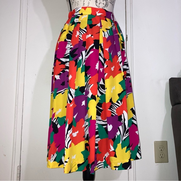 Lloyd Williams VINTAGE 80’s Pleated Floral Midi Skirt - Picture 16 of 16
